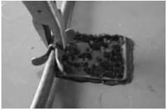 Roof de-icing: install the heating cable between the clip clamps Roof de-icing: install the heating cable between the clip clamps